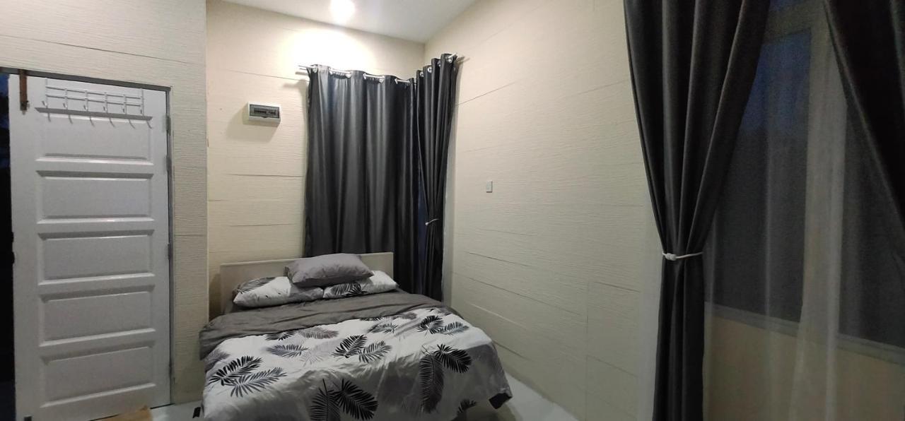 Teratak Sherra Roomstay Macang Extérieur photo