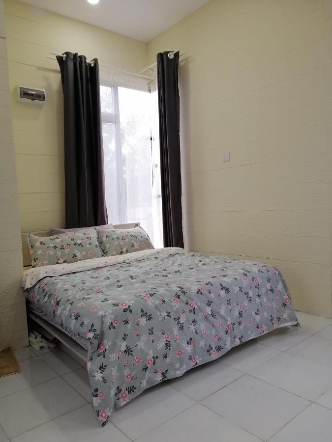 Teratak Sherra Roomstay Macang Extérieur photo